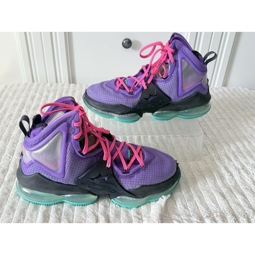 Nike Air Max LeBron "DJ Bron" Men's 8.5 "Wildberry" Color‎